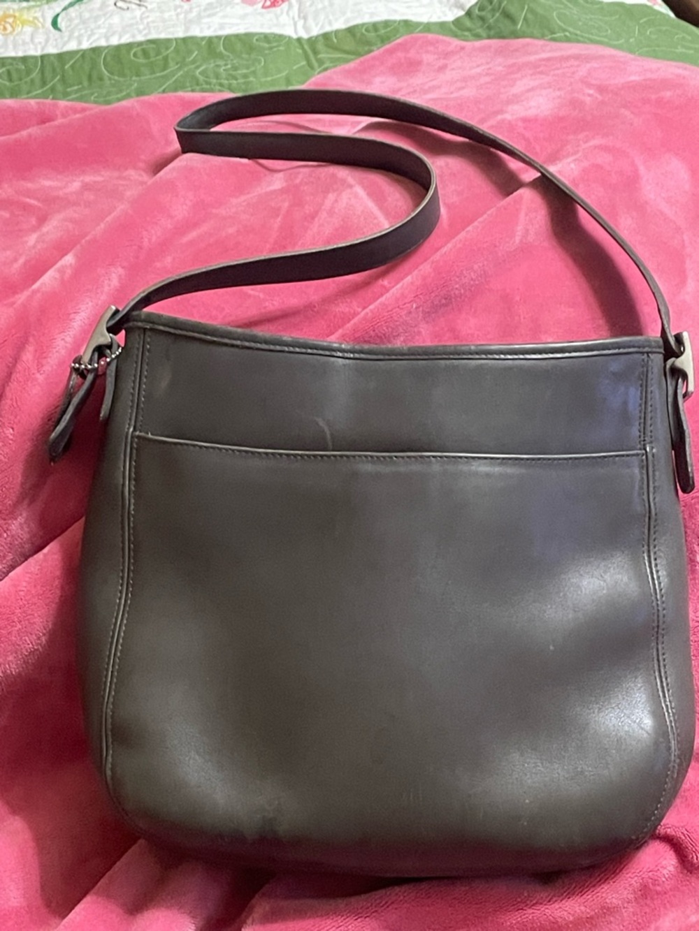 COACH CHELSEA HOBO,
No. 6003, S298.